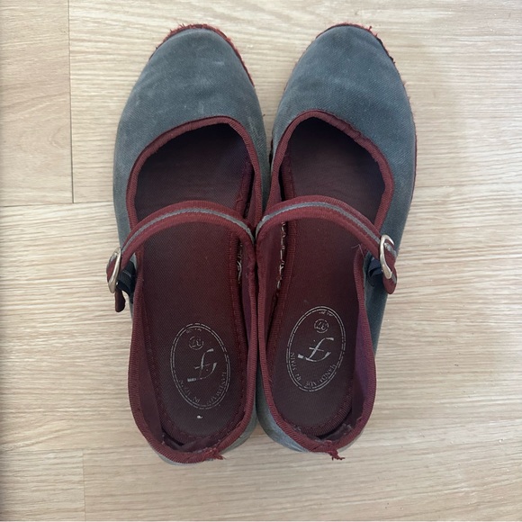 Flabelus Shoes - Flabelus velvet Mary Jane flats